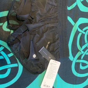 Women’s LuLuLemon city sky run by short